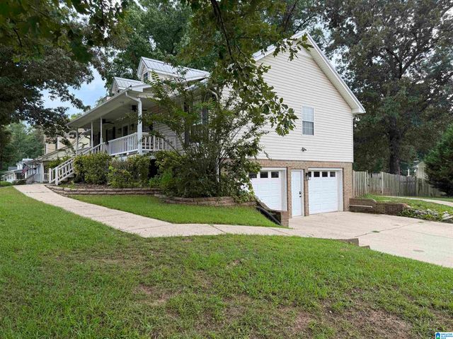 2212 DEER RUN LANE, Hueytown, AL 35023