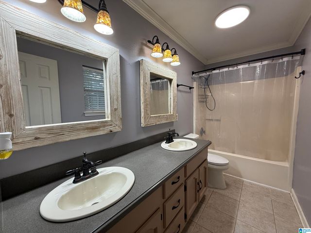 2212 DEER RUN LANE, Hueytown, AL 35023