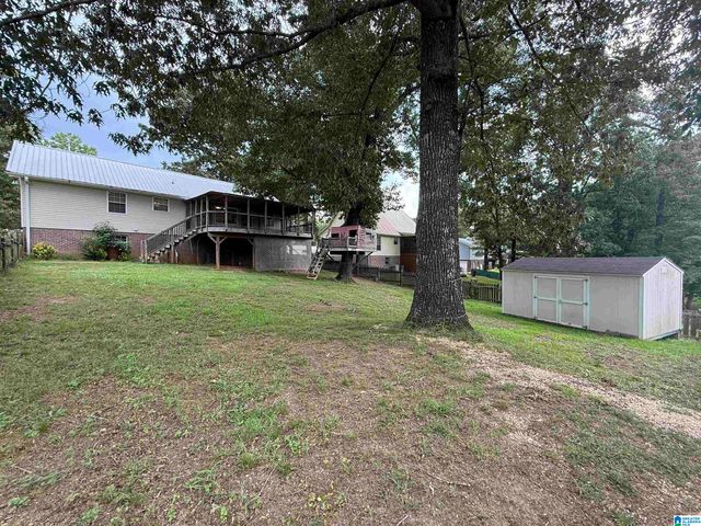 2212 DEER RUN LANE, Hueytown, AL 35023