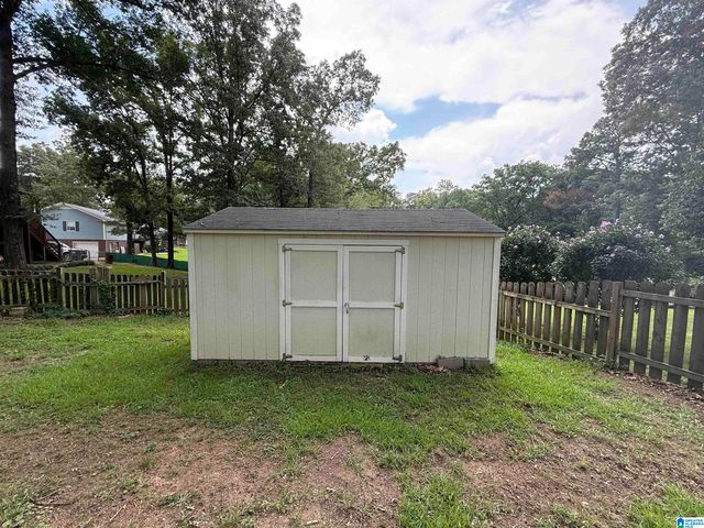 2212 DEER RUN LANE, Hueytown, AL 35023