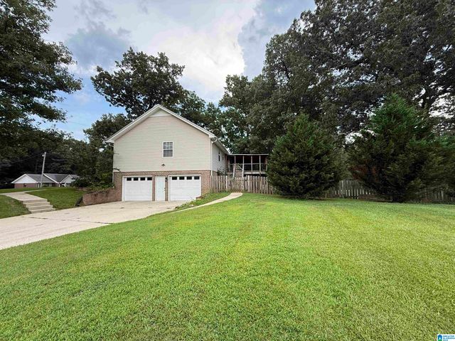 2212 DEER RUN LANE, Hueytown, AL 35023