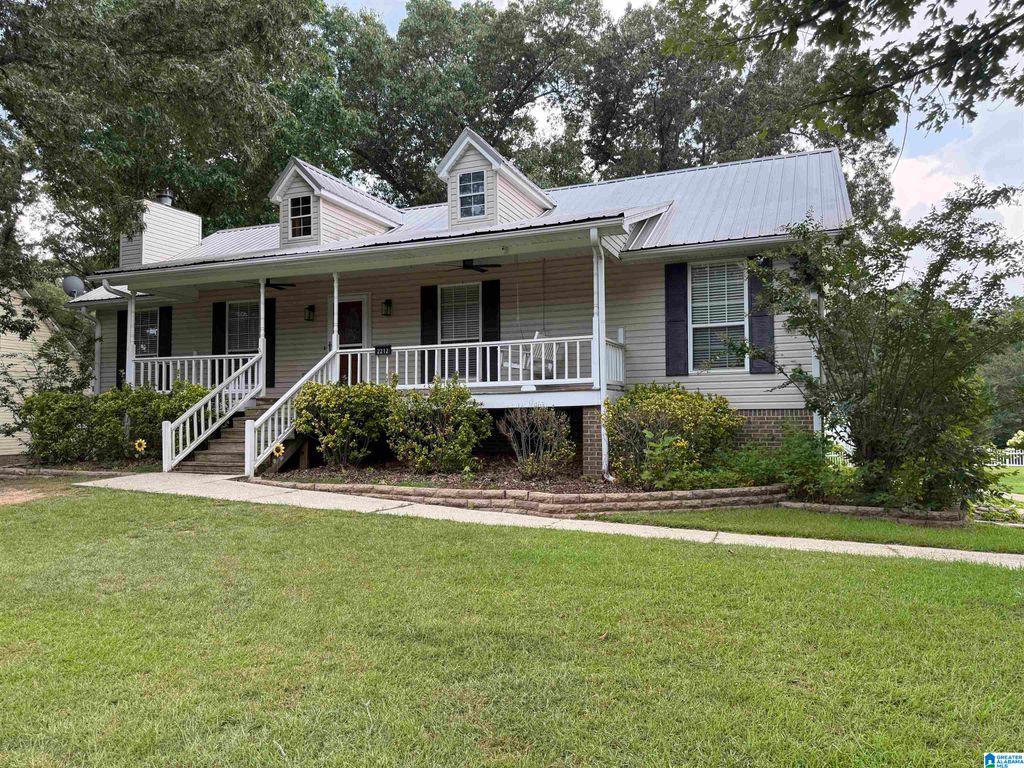2212 DEER RUN LANE, Hueytown, AL 35023