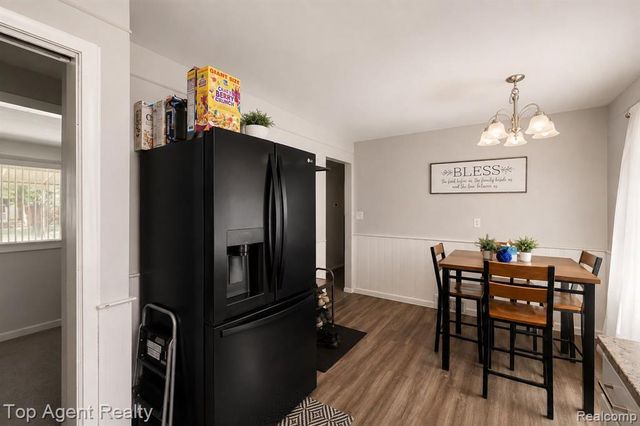 24610 Adlai Avenue, Eastpointe, MI 48021
