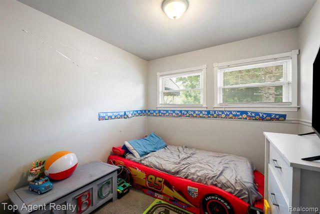 24610 Adlai Avenue, Eastpointe, MI 48021