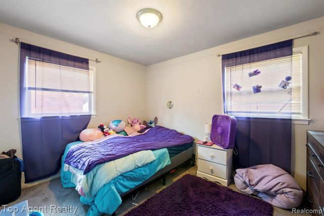 24610 Adlai Avenue, Eastpointe, MI 48021