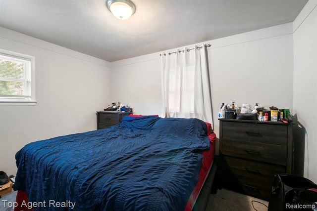 24610 Adlai Avenue, Eastpointe, MI 48021