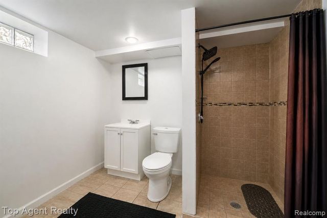24610 Adlai Avenue, Eastpointe, MI 48021