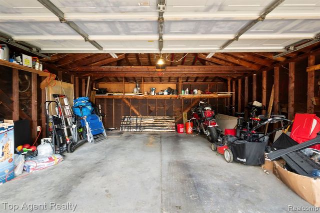 24610 Adlai Avenue, Eastpointe, MI 48021