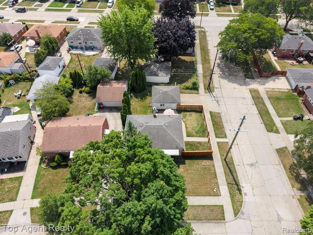 24610 Adlai Avenue, Eastpointe, MI 48021