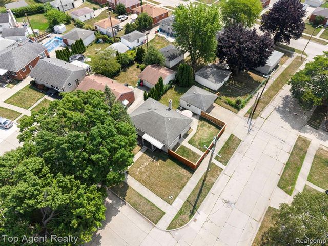 24610 Adlai Avenue, Eastpointe, MI 48021
