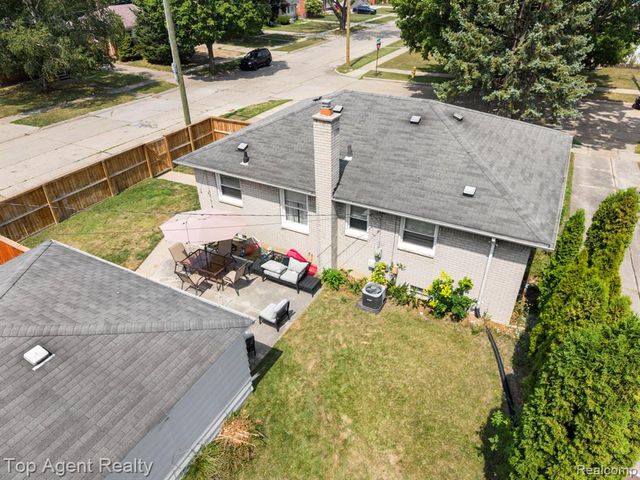 24610 Adlai Avenue, Eastpointe, MI 48021