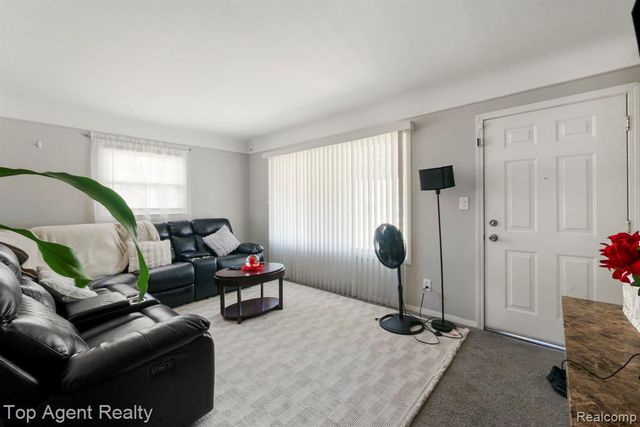 24610 Adlai Avenue, Eastpointe, MI 48021