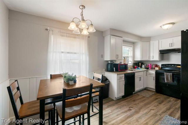 24610 Adlai Avenue, Eastpointe, MI 48021