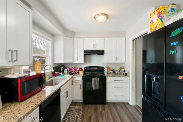 24610 Adlai Avenue, Eastpointe, MI 48021