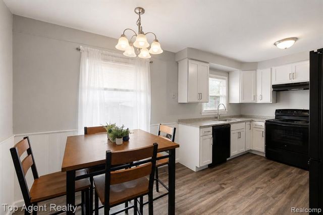 24610 Adlai Avenue, Eastpointe, MI 48021