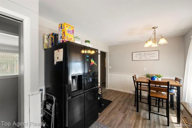 24610 Adlai Avenue, Eastpointe, MI 48021