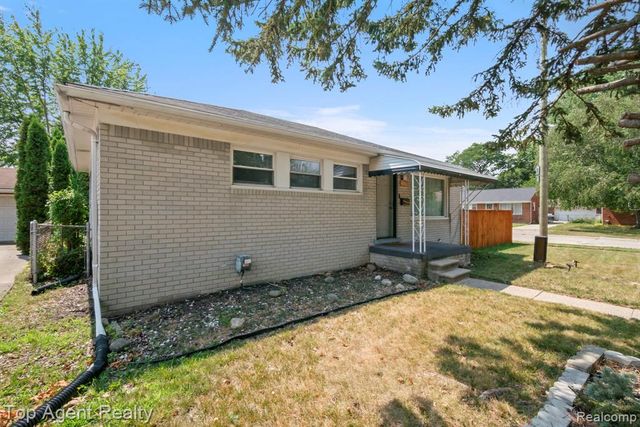24610 Adlai Avenue, Eastpointe, MI 48021