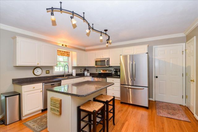 7635 Peebles LN, Roanoke, VA 24018
