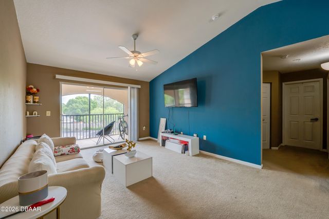 940 Village Trl Unit 4-301, Port Orange, FL 32127