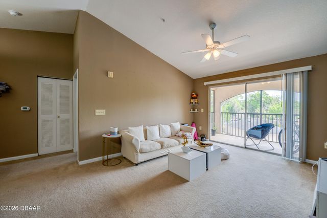 940 Village Trl Unit 4-301, Port Orange, FL 32127