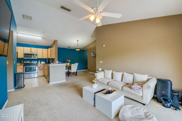 940 Village Trl Unit 4-301, Port Orange, FL 32127