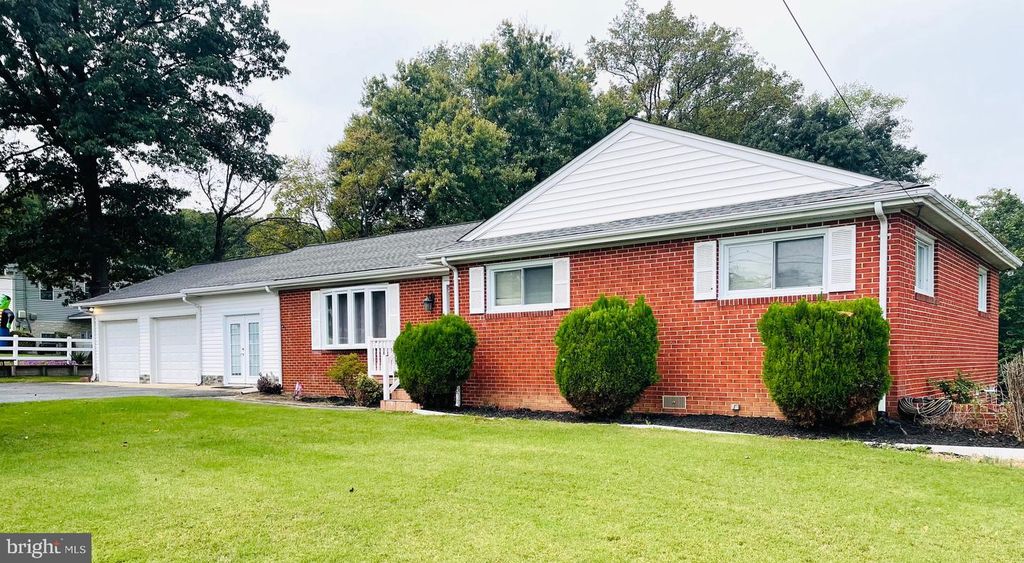 7490 RACE RD, Hanover, MD 21076