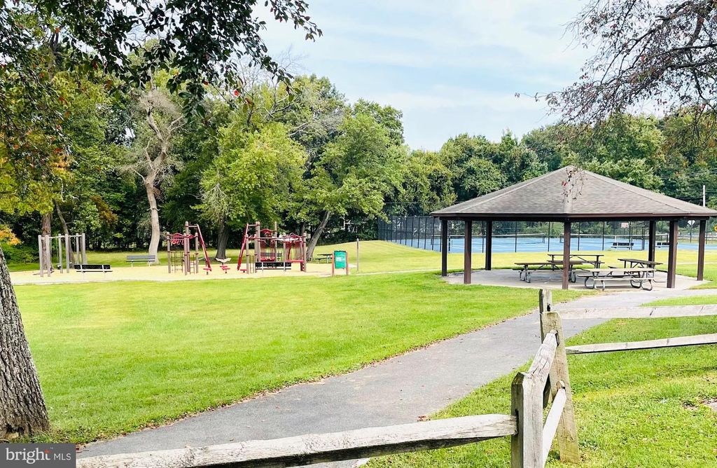 7490 RACE RD, Hanover, MD 21076