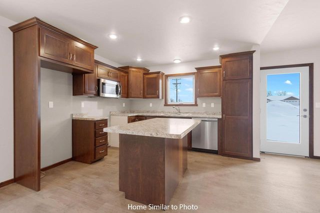 1624 FRONTIER ROAD, Luxemburg, WI 54217