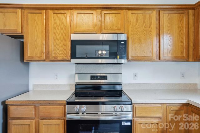 9534 Bradstreet Commons Way, Charlotte, NC 28215