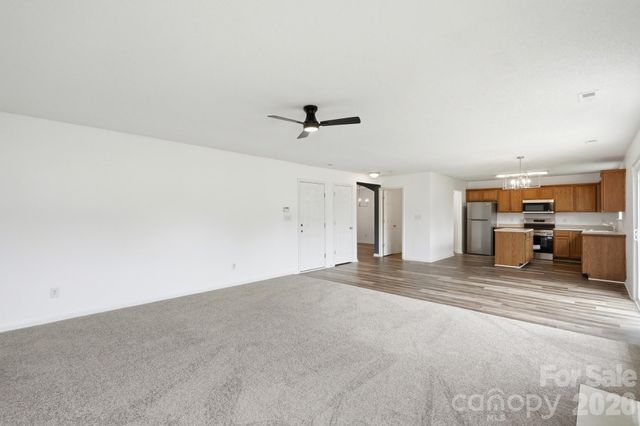 9534 Bradstreet Commons Way, Charlotte, NC 28215