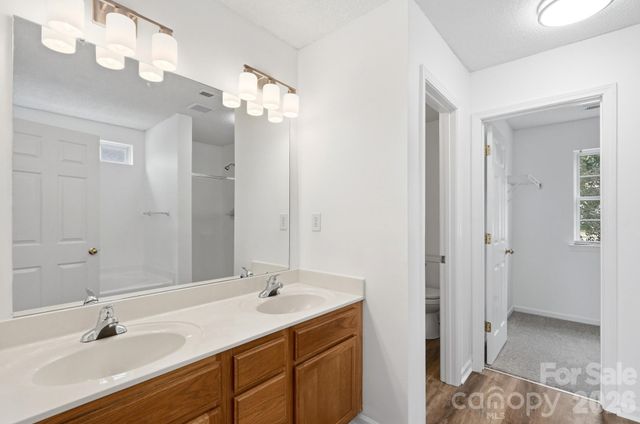 9534 Bradstreet Commons Way, Charlotte, NC 28215