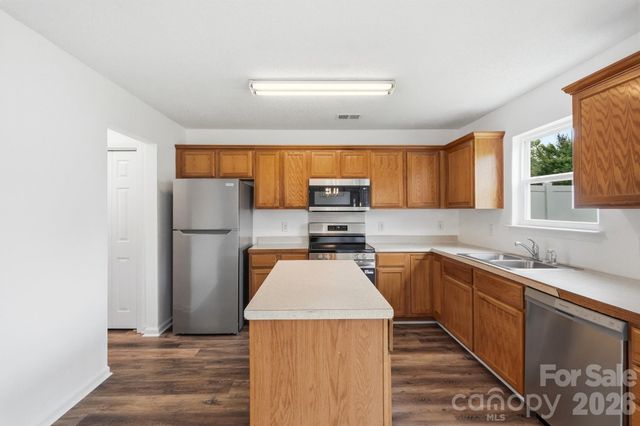 9534 Bradstreet Commons Way, Charlotte, NC 28215