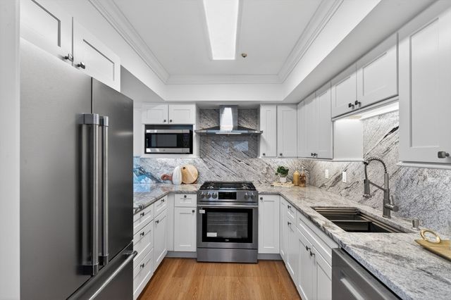 11 Rosewood Drive 11, Stoughton, MA 02072