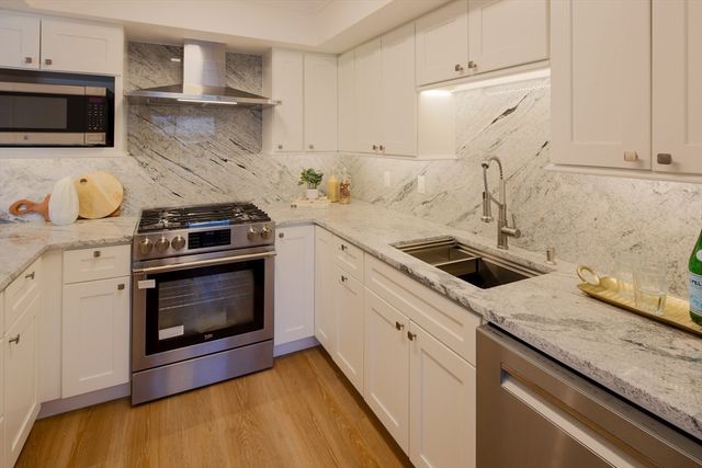 11 Rosewood Drive 11, Stoughton, MA 02072