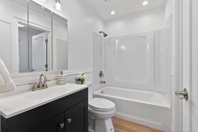 11 Rosewood Drive 11, Stoughton, MA 02072