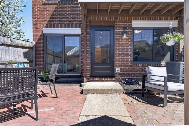 11 Rosewood Drive 11, Stoughton, MA 02072