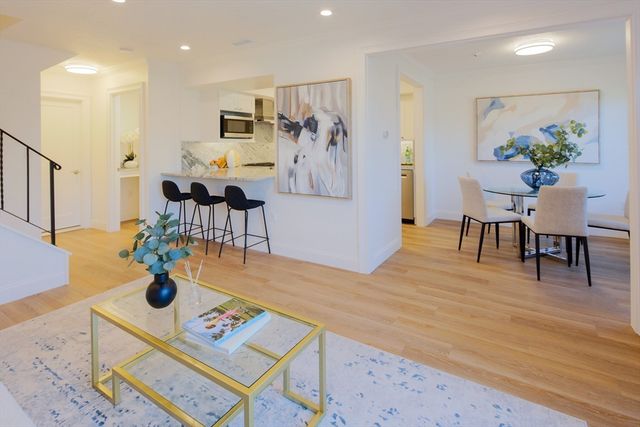 11 Rosewood Drive 11, Stoughton, MA 02072