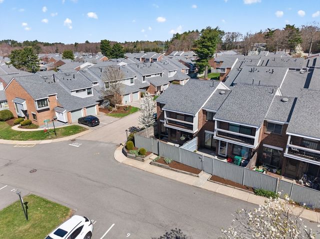 11 Rosewood Drive 11, Stoughton, MA 02072