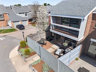 11 Rosewood Drive 11, Stoughton, MA 02072