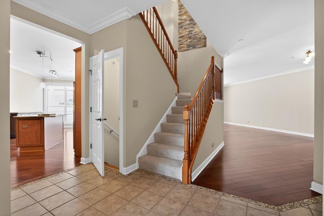 612 Stone Canyon Circle, Inverness, IL 60010