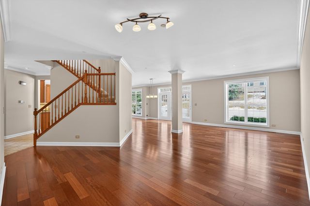 612 Stone Canyon Circle, Inverness, IL 60010