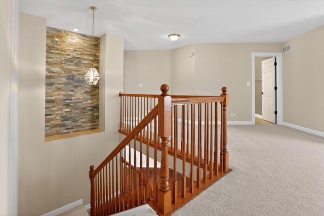 612 Stone Canyon Circle, Inverness, IL 60010