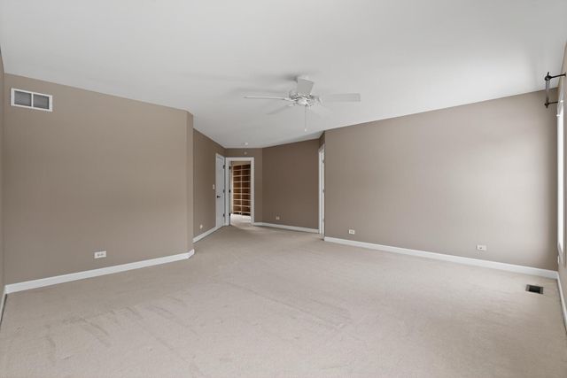 612 Stone Canyon Circle, Inverness, IL 60010