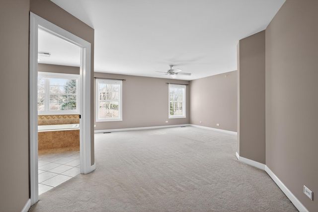 612 Stone Canyon Circle, Inverness, IL 60010