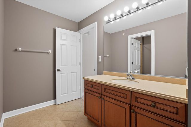 612 Stone Canyon Circle, Inverness, IL 60010