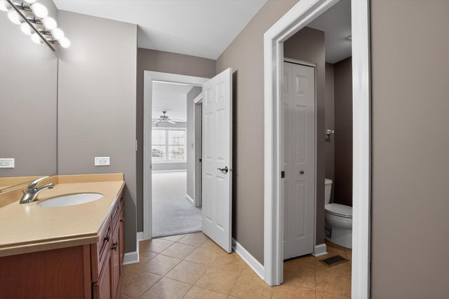 612 Stone Canyon Circle, Inverness, IL 60010