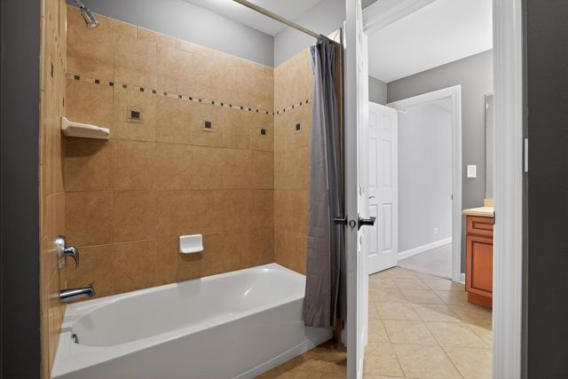 612 Stone Canyon Circle, Inverness, IL 60010