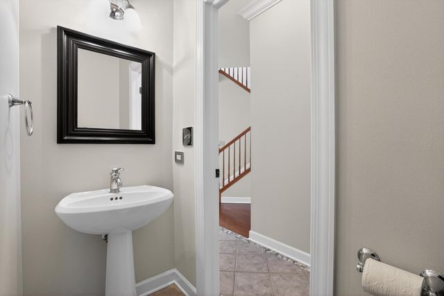 612 Stone Canyon Circle, Inverness, IL 60010