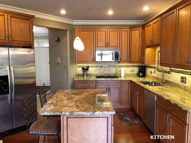 612 Stone Canyon Circle, Inverness, IL 60010