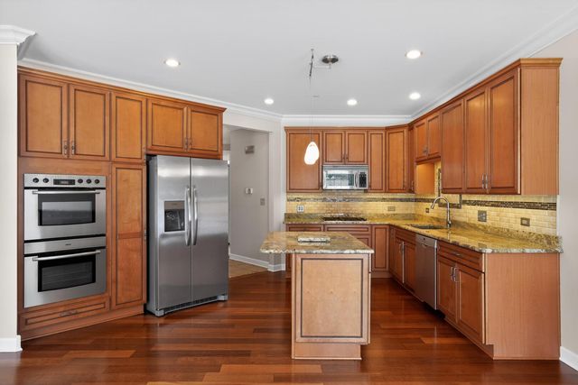 612 Stone Canyon Circle, Inverness, IL 60010